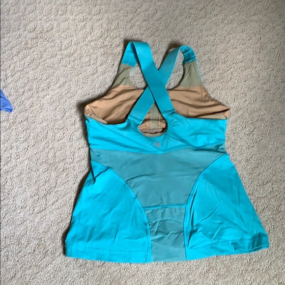 Lulu Lemon top - Picture 2 of 2